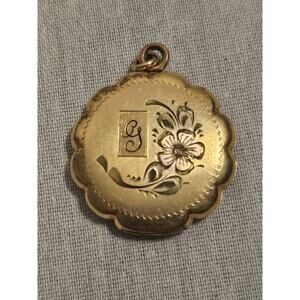 VTG La Mode Flower Swirl Engraved "G" - 12k Gold Filled Photo Locket Pendant